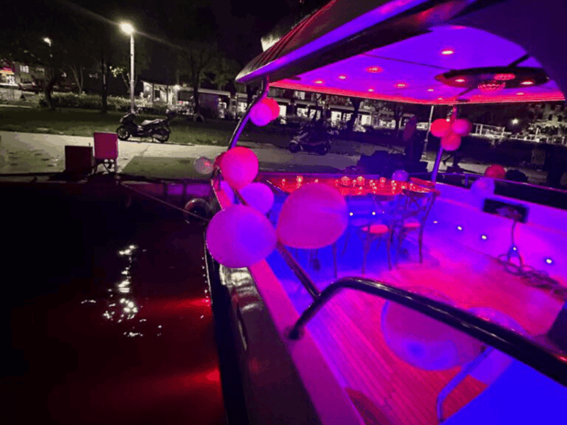 istanbul-private-yacht-organization-on-bosphorus-14-meter