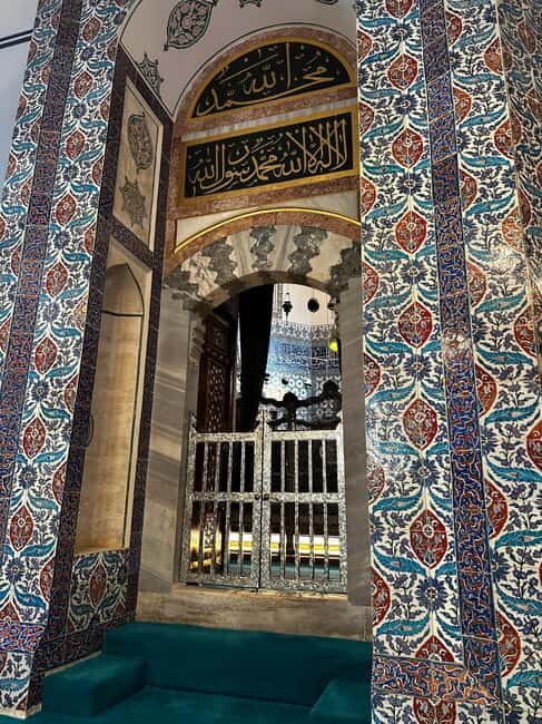 Istanbul Religious Sites Tour w Lunch  Eyup Sultan & More - Who Will Love This Tour?