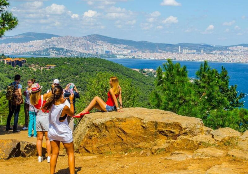istanbul-round-trip-ferry-tickets-to-the-princes-islands