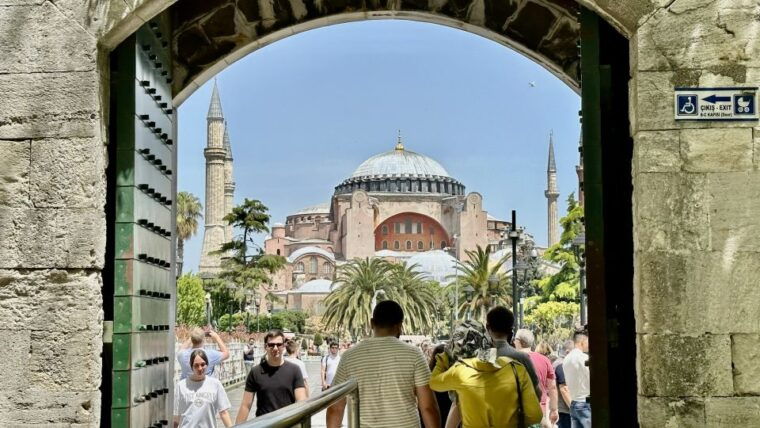 istanbul-small-group-city-and-secret-streets-tour-with-guide
