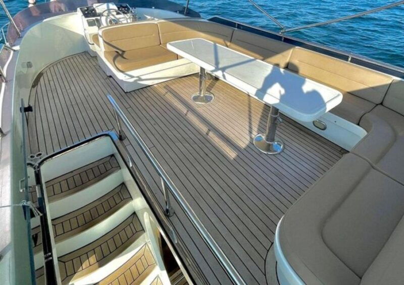 istanbul-small-group-luxury-yacht-sunset-cruise-w-snacks