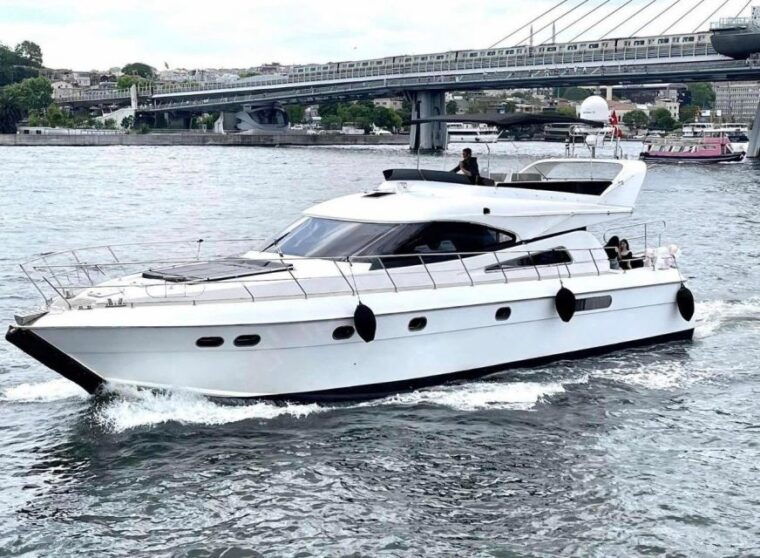 istanbul-small-group-luxury-yacht-sunset-cruise-w-snacks