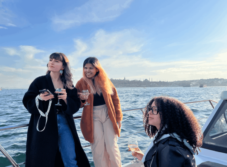 istanbul-small-group-yacht-tour-with-unlimited-wine