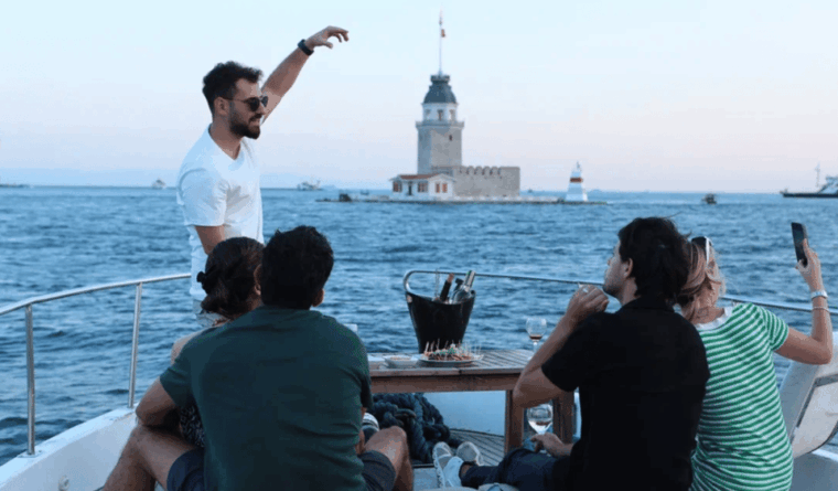 istanbul-small-group-yacht-tour-with-unlimited-wine