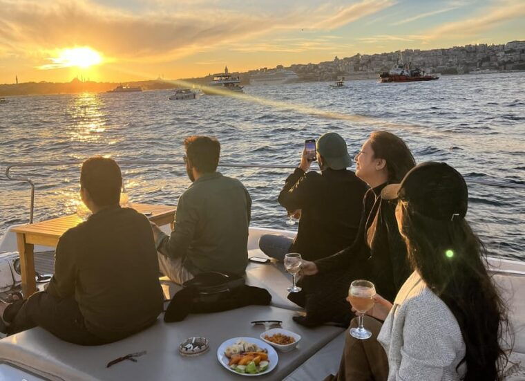 istanbul-small-group-yacht-tour-with-unlimited-wine
