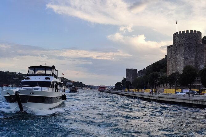 istanbul-sunset-cruise-with-luxury-yacht-on-bosphorus
