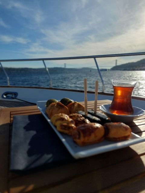 istanbul-sunset-cruise-with-refreshments