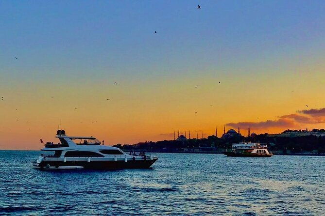istanbul-sunset-yacht-cruise-on-the-bosphorus