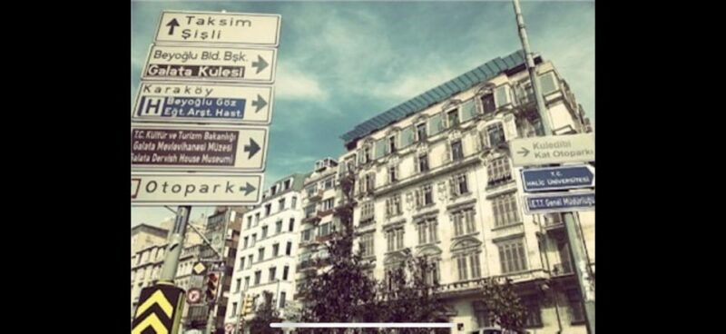 istanbul-taksim-square-tour-with-tarot-reading