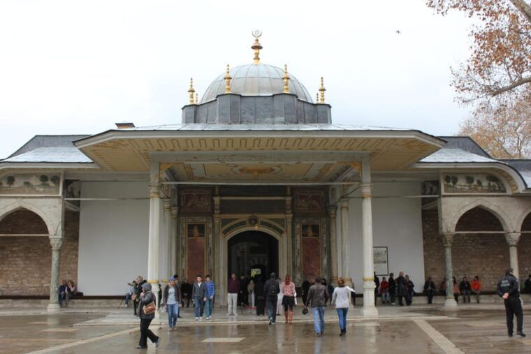 istanbul-the-luxury-topkapi-palace-highlights-tour