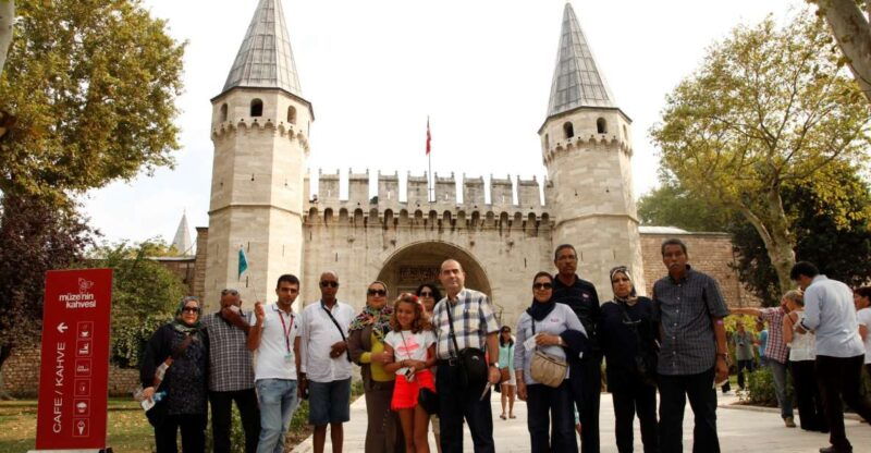 istanbul-topkapi-basilica-cistern-and-hagia-sophia-tour