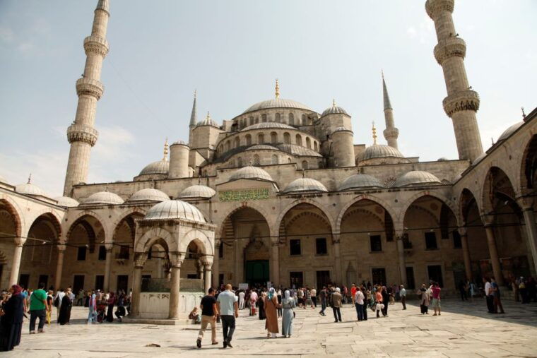 istanbul-topkapi-basilica-cistern-and-hagia-sophia-tour