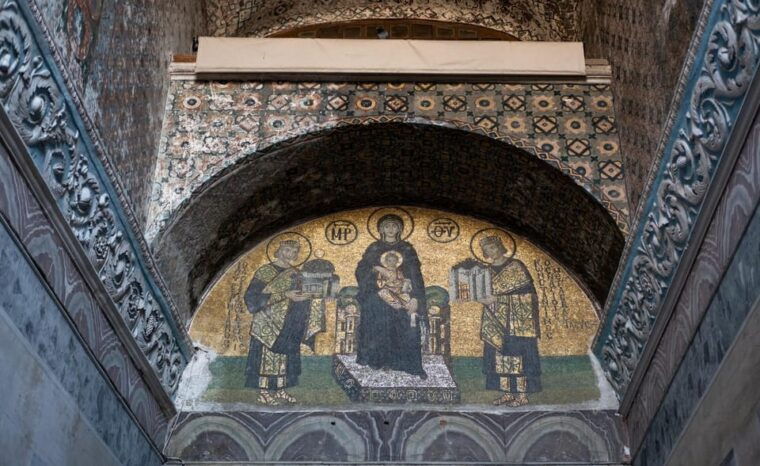 istanbul-topkapi-hagia-sophia-and-basilica-cistern-tour