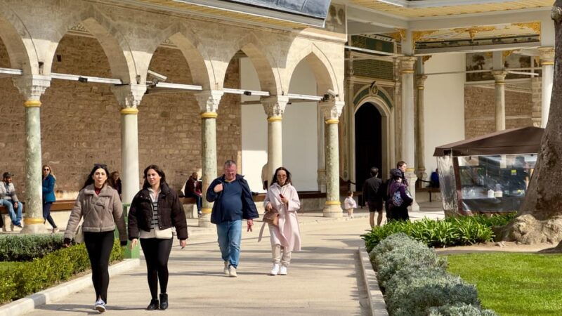 istanbul-topkapi-palace-with-harem-and-surrounding-area-tour