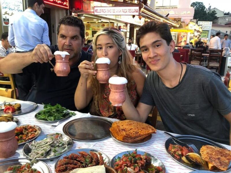 istanbul-traditional-turkish-dinner-in-a-local-restaurant