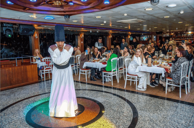 istanbul-turkish-night-bosphorus-cruise-with-private-table