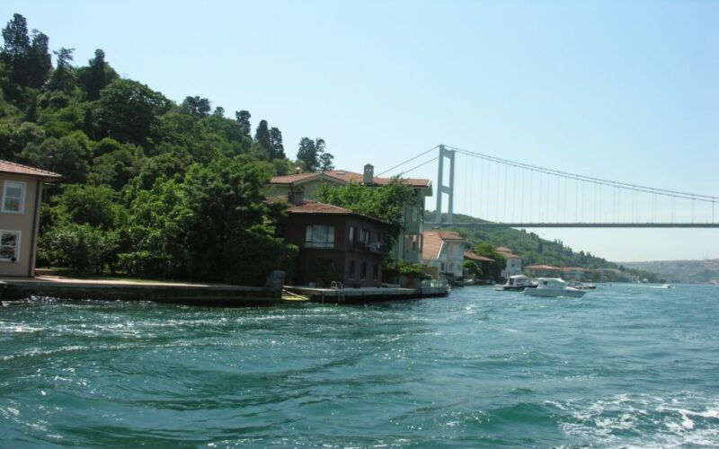 istanbul-two-continents-with-beylerbeyi-palace-tour