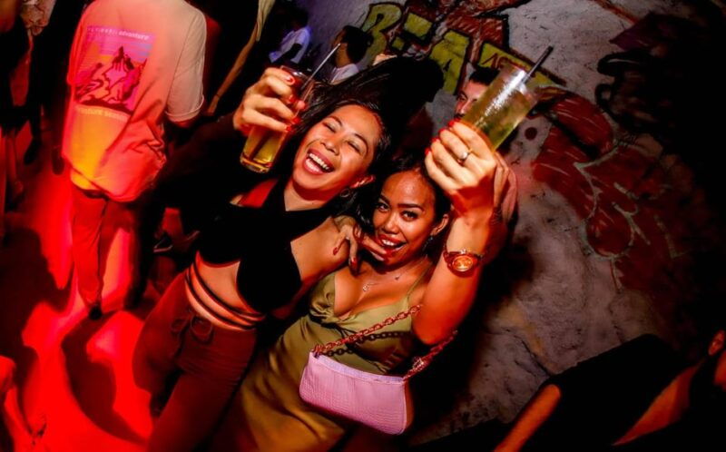 istanbul-ultimate-party-pub-crawl-rooftops-parties
