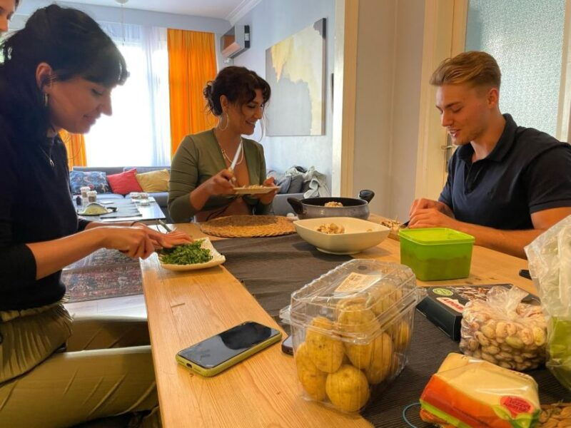 istanbul-vegan-vegetarian-cooking-class-with-locals-at-home