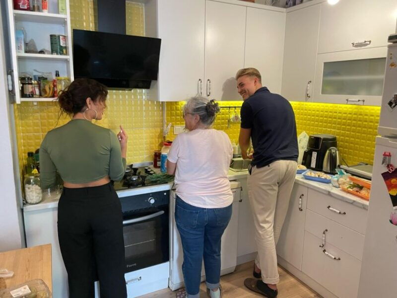 istanbul-vegan-vegetarian-cooking-class-with-locals-at-home