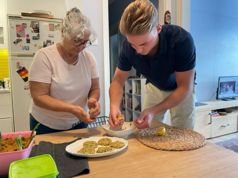 istanbul-vegan-vegetarian-cooking-class-with-locals-at-home