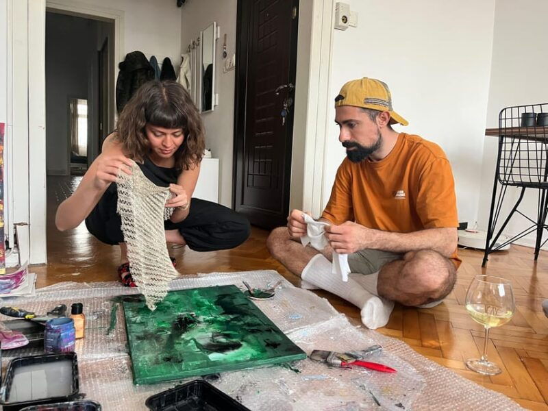 istanbul-wine-and-paint-workshop-with-turkish-fabrics