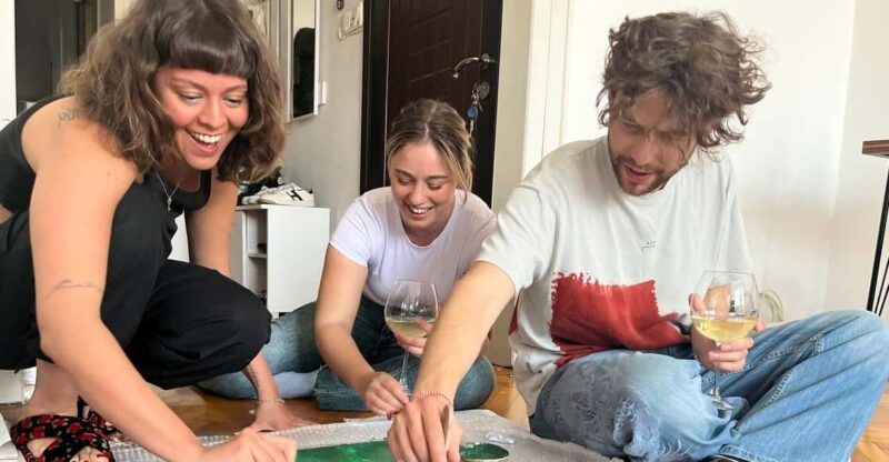 istanbul-wine-and-paint-workshop-with-turkish-fabrics