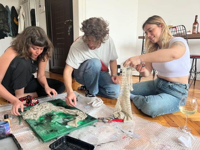 istanbul-wine-and-paint-workshop-with-turkish-fabrics