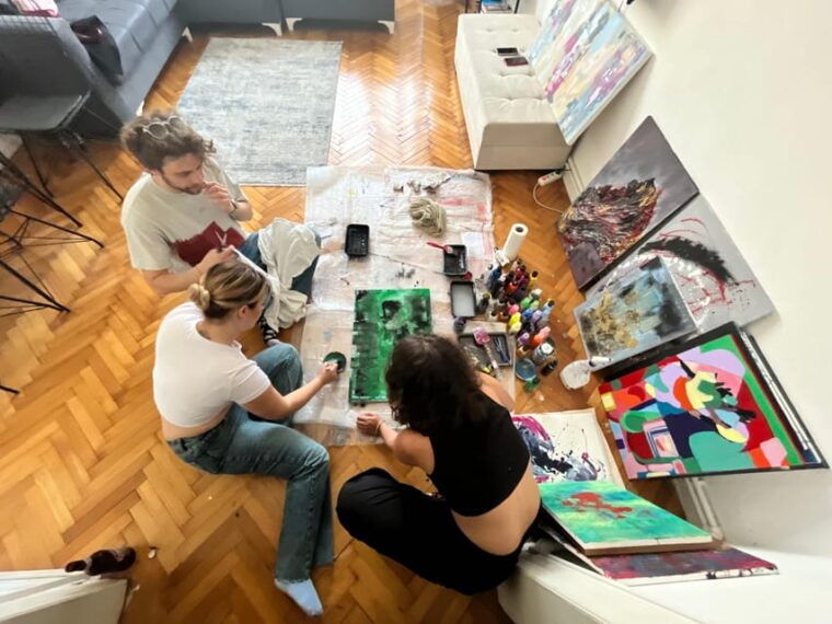 istanbul-wine-and-paint-workshop-with-turkish-fabrics