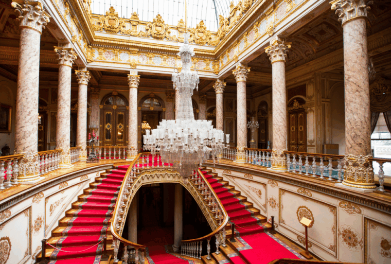 istanbuldolmabahce-palace-skip-the-line-entry-audio-guide