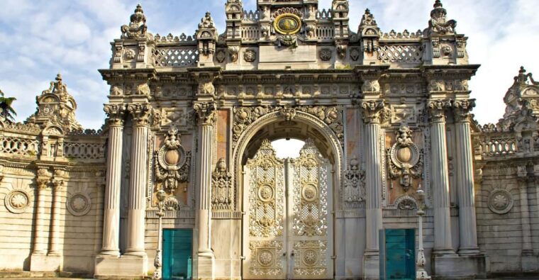 istanbuldolmabahce-palace-skip-the-line-entry-audio-guide