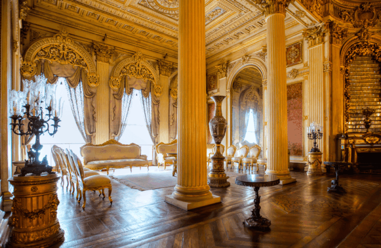 istanbuldolmabahce-palace-skip-the-line-entry-audio-guide