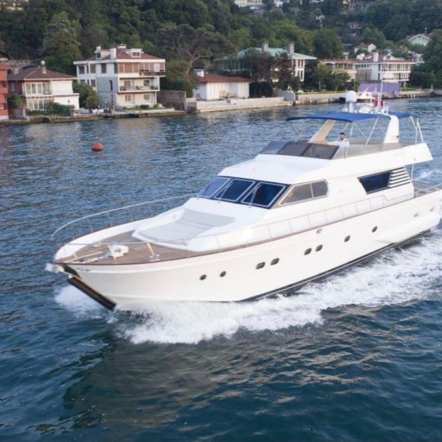 istanbulgolden-hornbosphorus-sunset-cruise-on-luxury-yacht