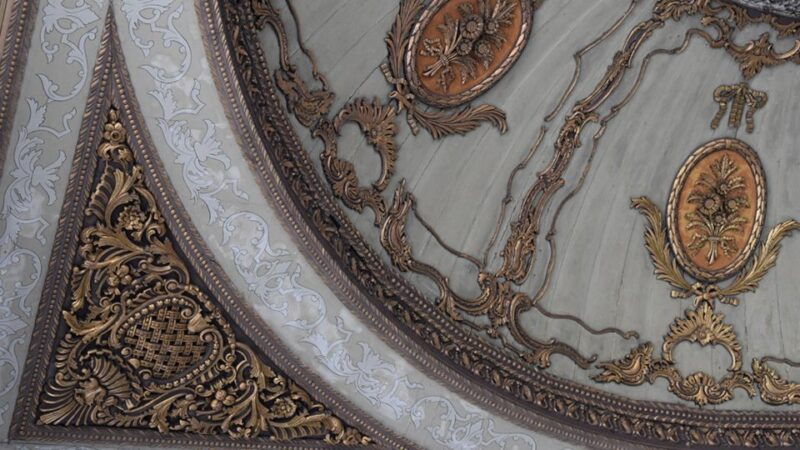 istanbuls-popular-duo-hagia-sophia-topkapi-palace