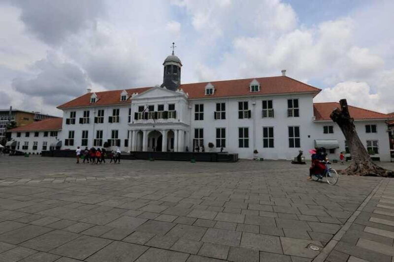 istiqlal-mosque-national-monument-kota-tua-and-china-town