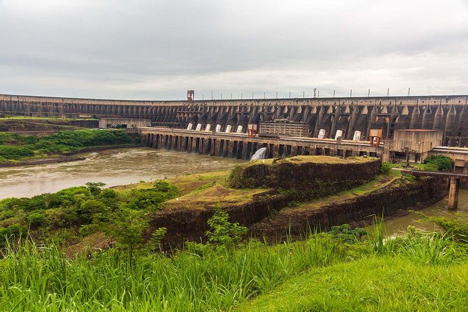 itaipu-hydroelectric-dam-tickets-included
