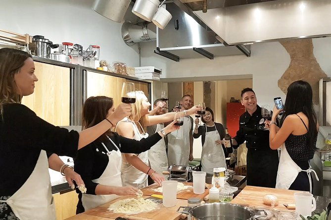 italian-cocktail-art-of-making-pasta-cooking-class-in-unique-milan-location-2