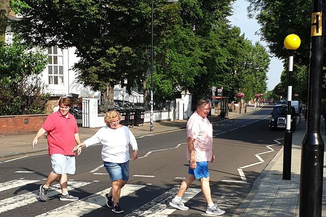 its-only-rock-n-roll-but-i-like-it-taxi-tour