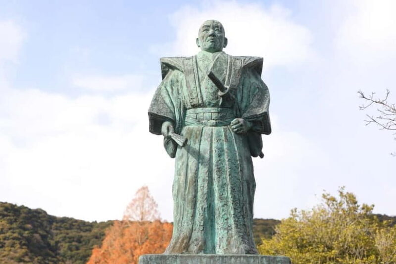 Iwakuni Tour: Kintaikyo Bridge, Castle Town & Seal Engraving - Who Would Enjoy This Tour?