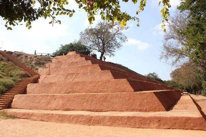 Ixtapa-Zihuatanejo: Soledad de Maciel Archaeological Tour - Visiting the Xihuacan Archaeological Site and Museum  