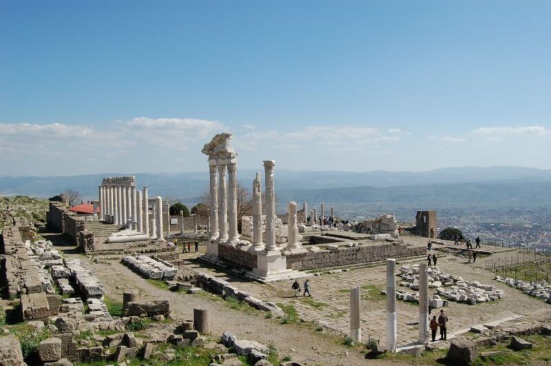 izmir-pergamum-tour-with-private-guide-van