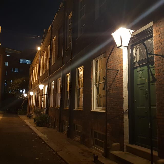 jack-the-ripper-tour-with-fish-chips-meal