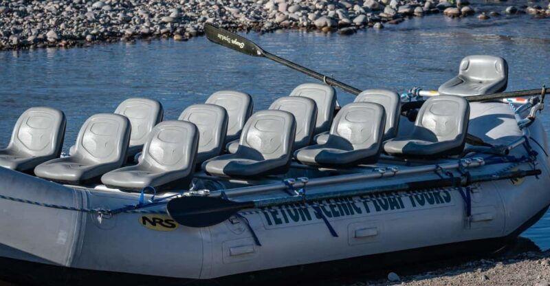 jackson-hole-snake-river-scenic-float-tour-with-chairs