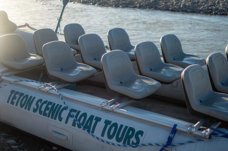 jackson-hole-snake-river-scenic-float-tour-with-chairs