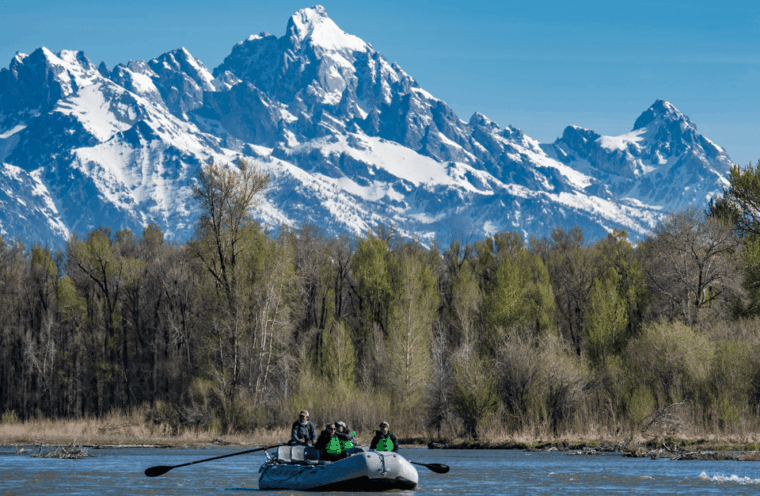 jackson-hole-snake-river-scenic-float-tour-with-chairs