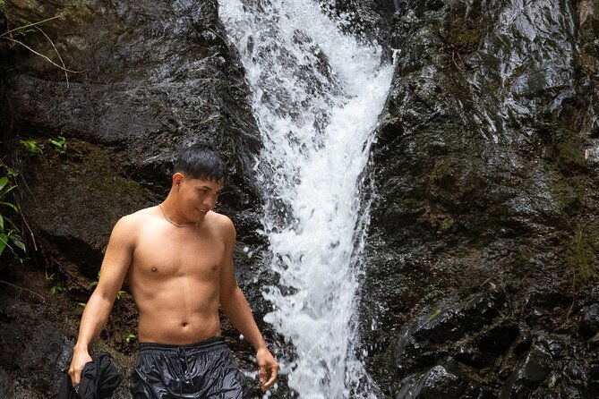 jaco-beach-10-hidden-waterfalls-guided-experience