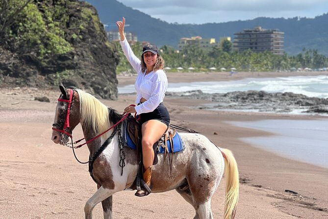 jaco-beach-horseback-riding-tour