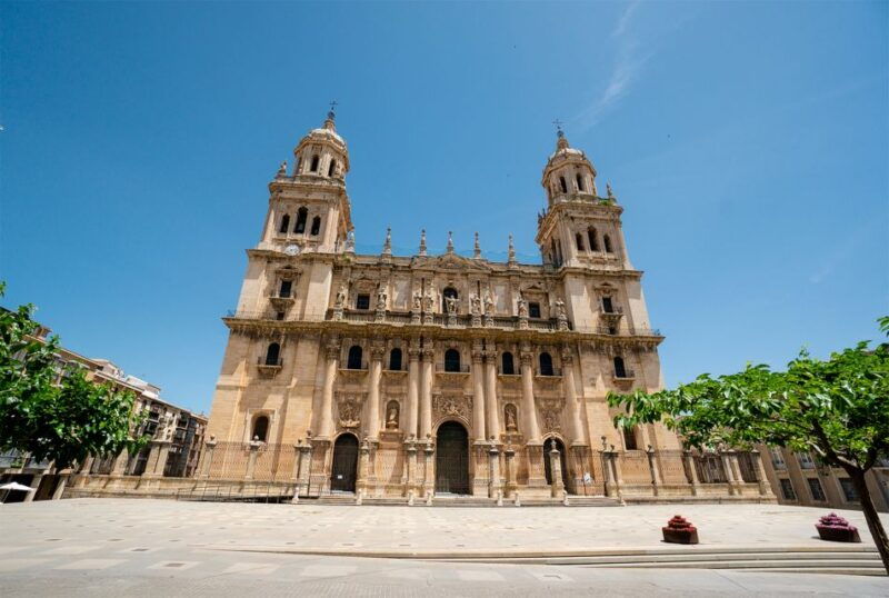 jaen-3-hour-tour-cathedral-arab-baths-olive-oil-tasting