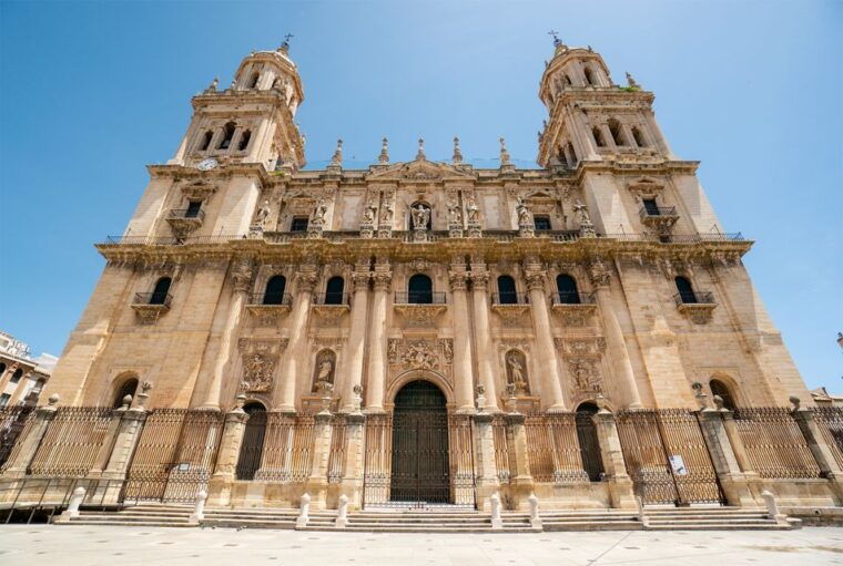 jaen-3-hour-tour-cathedral-arab-baths-olive-oil-tasting