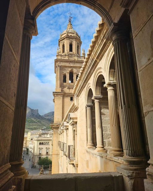 jaen-tour-cathedral-arch-san-lorenzo-and-jewish-quarter